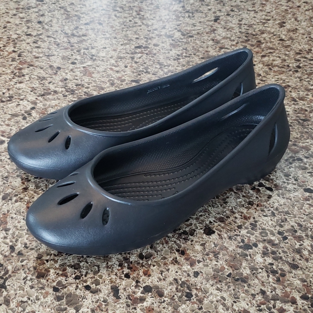 NWOT Crocs Black Ballet Flats Vented Women Size 8